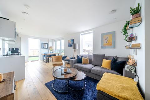 1 bedroom flat for sale, Upper Tooting Road, London, SW17