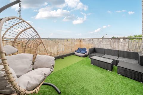 1 bedroom flat for sale, Upper Tooting Road, London, SW17
