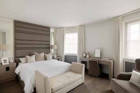 3 bedroom flat to rent, Cadogan Square, London, SW1X