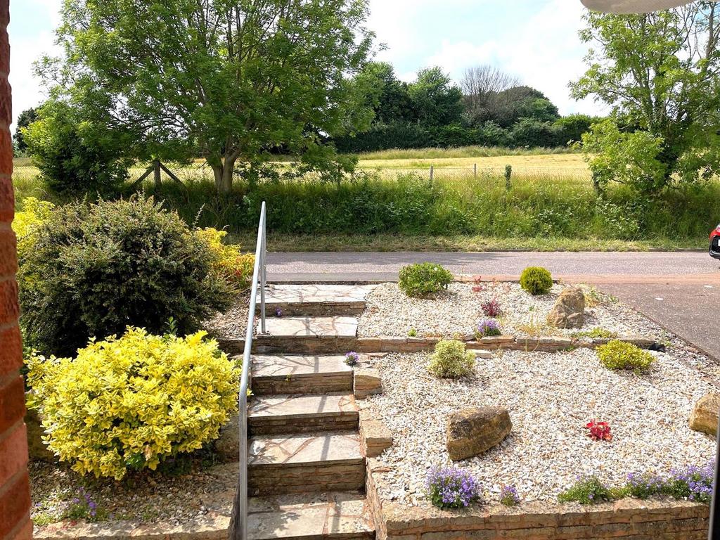 Front Garden & View