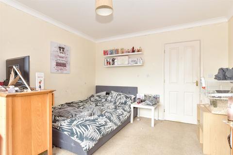 9 Penfold Way, Steyning, BN44 3PG