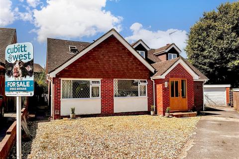 9 Penfold Way, Steyning, BN44 3PG