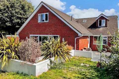 9 Penfold Way, Steyning, BN44 3PG