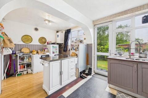undefined, High Mead, Luton, Bedfordshire