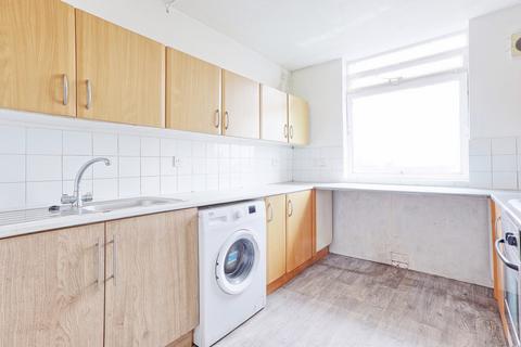 2 bedroom flat for sale, Park Avenue, Ilford, IG1