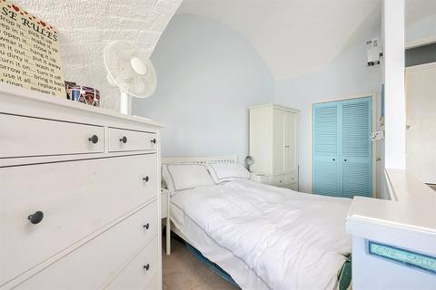 1 bedroom apartment for sale, Fort Picklecombe, Maker PL10