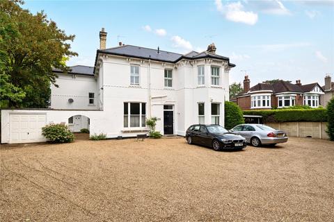 2 bedroom flat for sale, Rydens Road, Walton-On-Thames, KT12