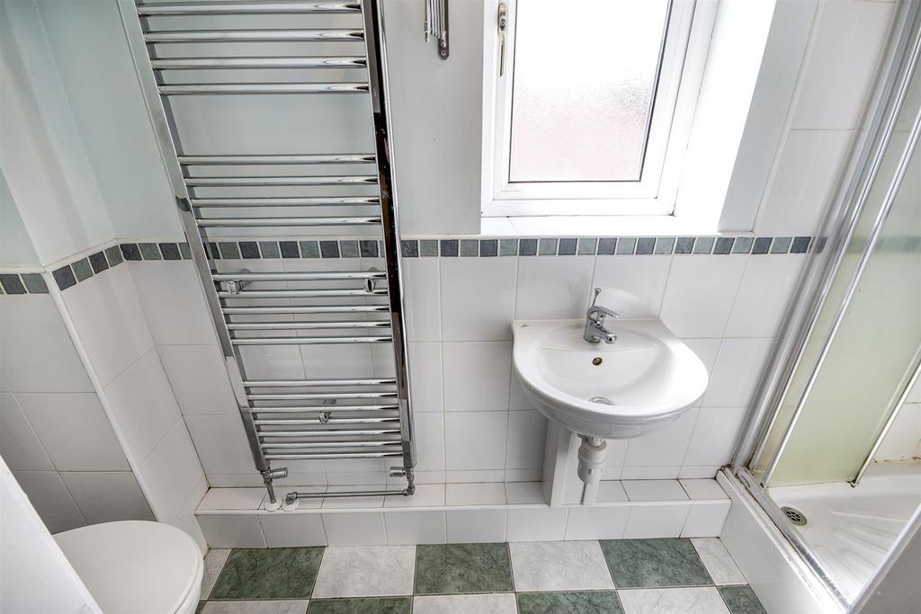 DSC 1771-Edit bathroom.JPG