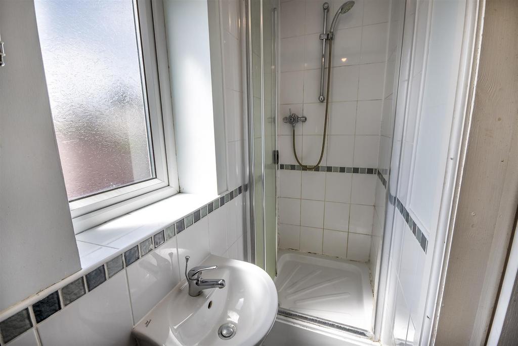 DSC 1774-Edit bathroom.JPG