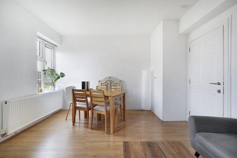 3 bedroom flat for sale, Lorraine Court, Lewis St, Camden, NW1