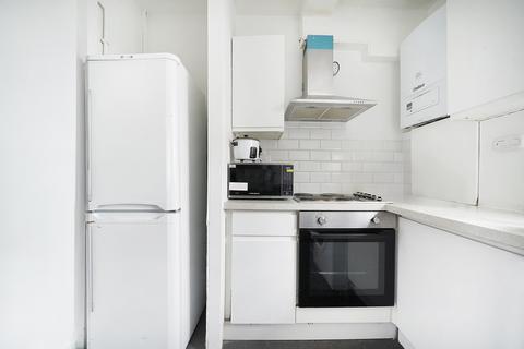 3 bedroom flat for sale, Lorraine Court, Lewis St, Camden, NW1