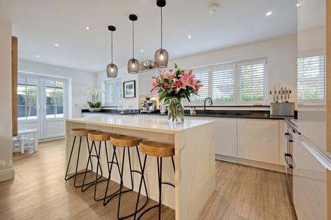 5 bedroom detached house for sale, Bicknacre Road, East Hanningfield, Chelmsford