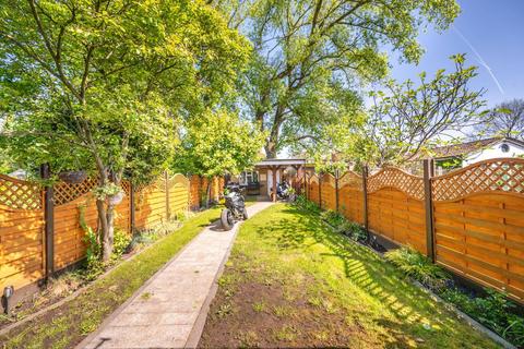 4 bedroom terraced house for sale, Westward Road, Chingford, London, E4