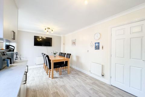 2 Astbury Close, Bury, BL9 9GD