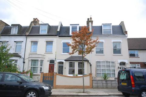 4 bedroom house to rent, Holly Park Road, Friern Barnet, London, N11