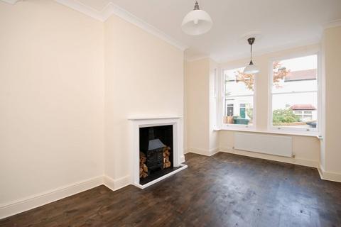 4 bedroom house to rent, Holly Park Road, Friern Barnet, London, N11