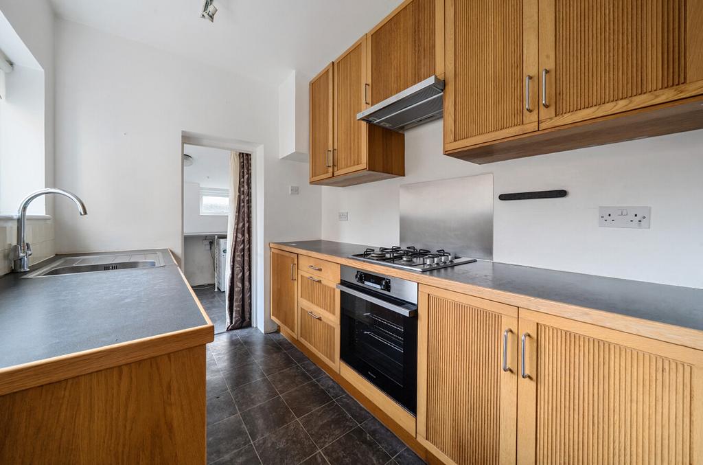 1304472 24 684290...