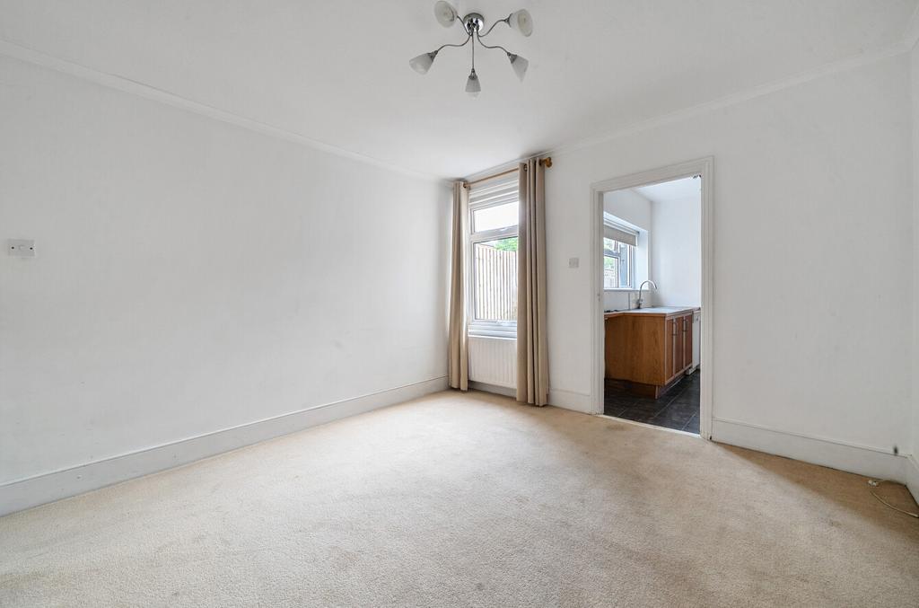 1304472 25 684290...