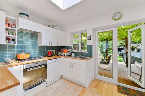 30 Dalton Avenue, Mitcham, CR4 3DT