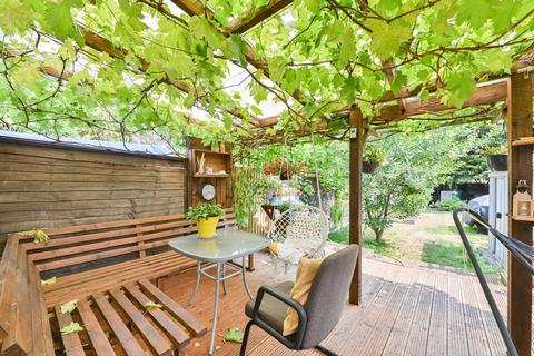 30 Dalton Avenue, Mitcham, CR4 3DT