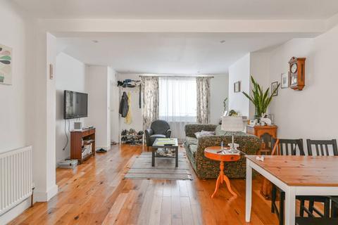 30 Dalton Avenue, Mitcham, CR4 3DT