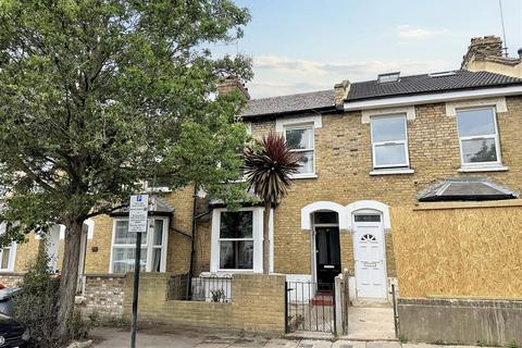 3 bedroom terraced house for sale, Redriffe Road, Plaistow
