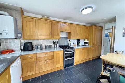 47 Redriffe Road, London, E13 0JX