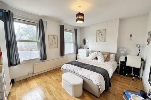 47 Redriffe Road, London, E13 0JX