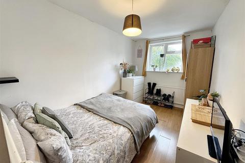 47 Redriffe Road, London, E13 0JX