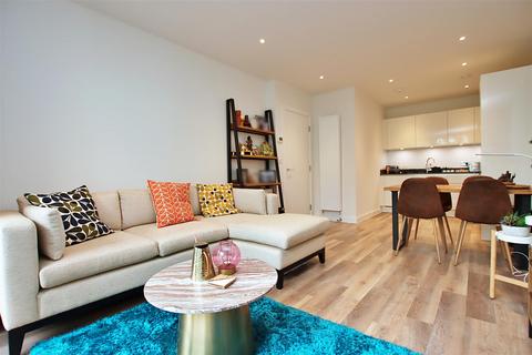 2 bedroom flat for sale, Millar House, Station Road, Borehamwood