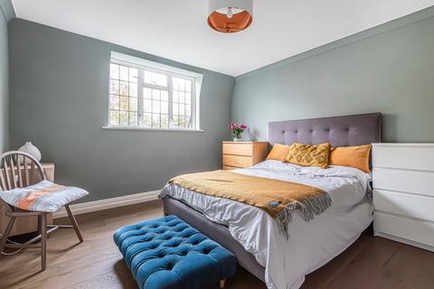 3 bedroom apartment for sale, Dainton Close, Bromley