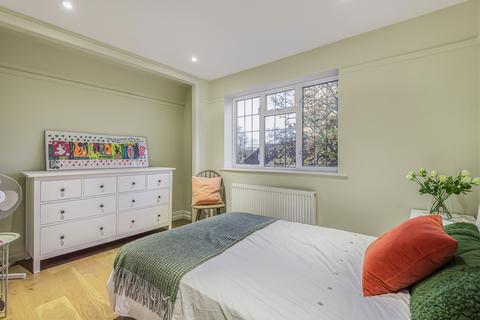 3 bedroom apartment for sale, Dainton Close, Bromley