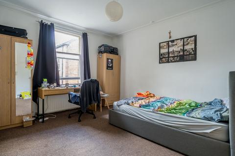undefined, 5 Claremont View, LS3 1AU
