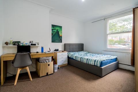 undefined, 5 Claremont View, LS3 1AU