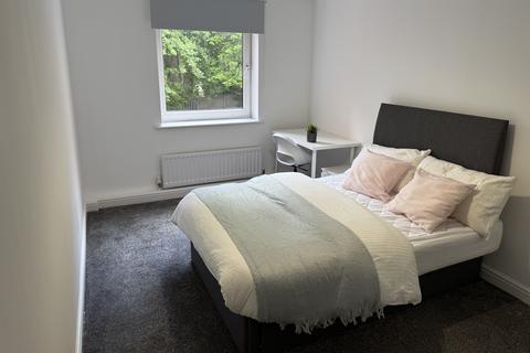 3 bedroom flat to rent, Flat 33, 205 Clarendon Road, LS2 9DU