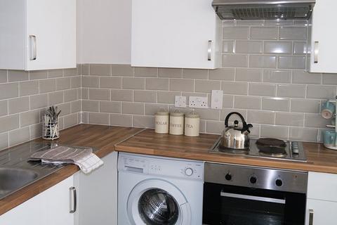 2 bedroom flat to rent, Flat 9, 205 Clarendon Road, Leeds, LS2 9DU