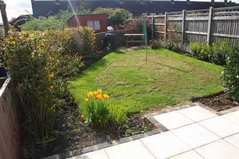 2 bedroom terraced house to rent, Whittington Road, Hutton CM13