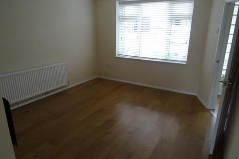 2 bedroom terraced house to rent, Whittington Road, Hutton CM13