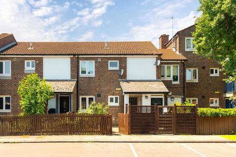 1 bedroom maisonette for sale, Wilde Close, London E8