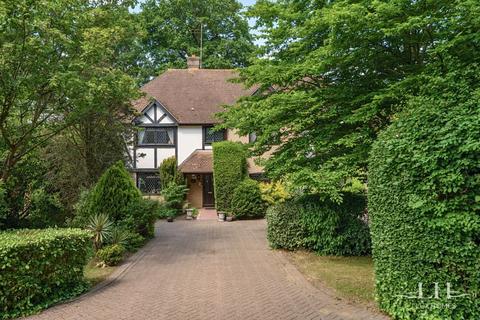 5 bedroom detached house for sale, Tall Trees Close, Emerson Park