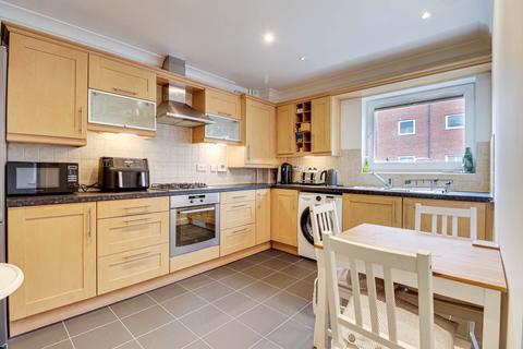 2 bedroom flat for sale, Dawn Court, Bakers Close, St Albans, AL1