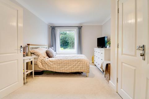 2 bedroom flat for sale, Dawn Court, Bakers Close, St Albans, AL1