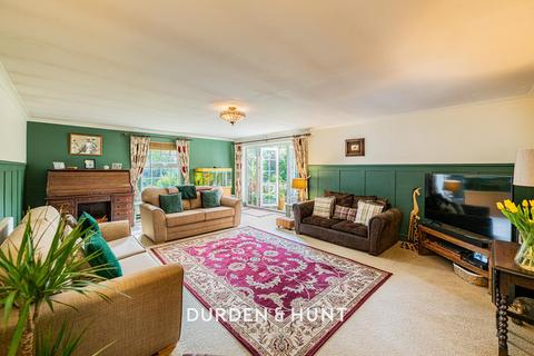 Aukingford House Aukingford Gardens, Ongar, CM5 0BG