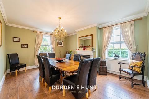 Aukingford House Aukingford Gardens, Ongar, CM5 0BG