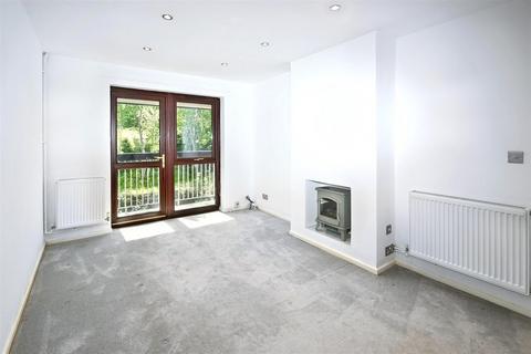 38 Bodmin Close, Eastbourne, BN20 8HZ
