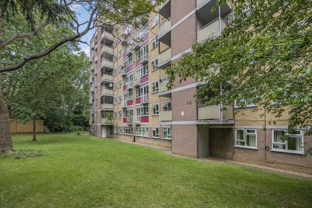 Peldon Court, Richmond 2 bed apartment for sale - £425,000