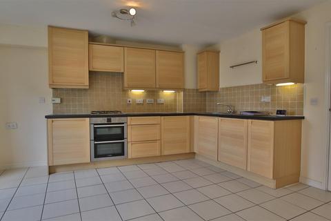 3 bedroom end of terrace house to rent, Victoria Circus, Tewkesbury