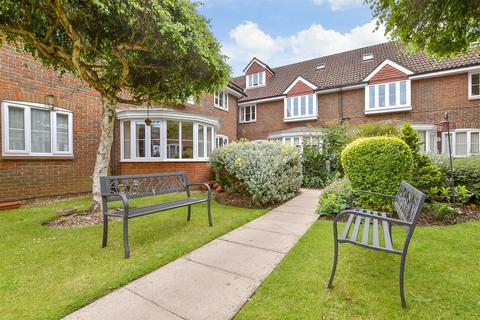 2 bedroom ground floor flat for sale, High Street, Banstead, Surrey