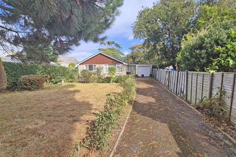 3 bedroom bungalow for sale, Seafield Close, Barton on Sea, New Milton, Hampshire, BH25