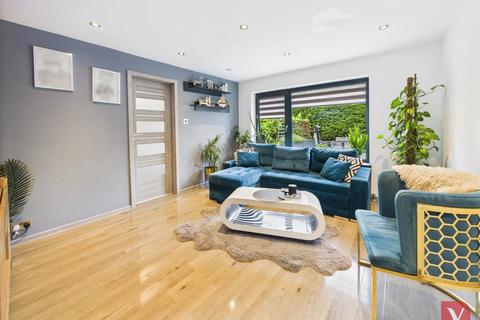 undefined, Farley Hill, Luton LU1